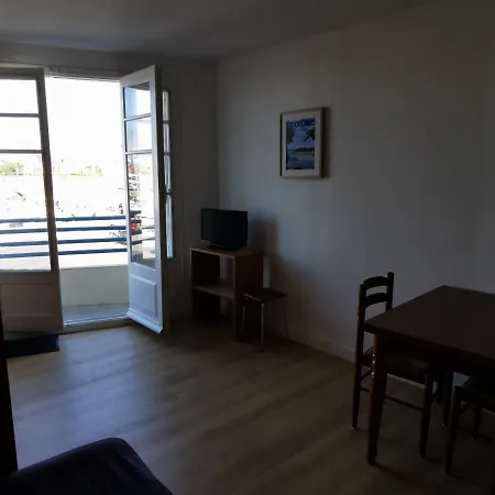 Апартаменты Quai Herve Rielle *